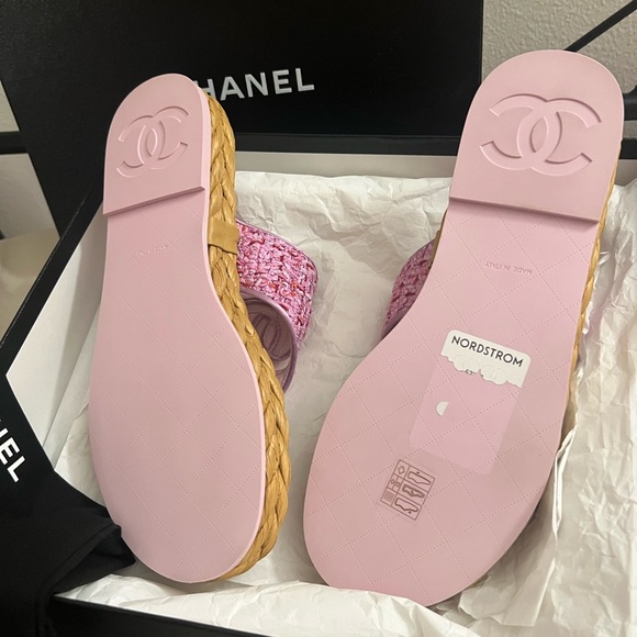 NEW in box. Chanel Pink Tweed Sandals - Picture 9 of 12